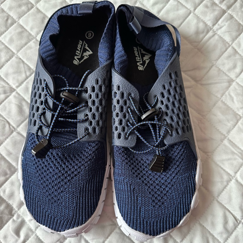 🍉Men’s Water Shoes Norti V 8 Navy NWT size 9